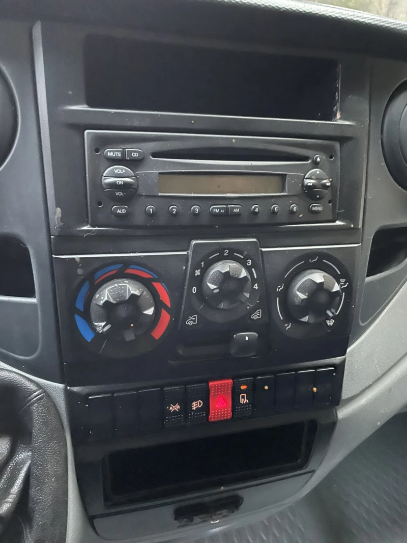 Iveco 35c18 Daily, снимка 8 - Бусове и автобуси - 52664452