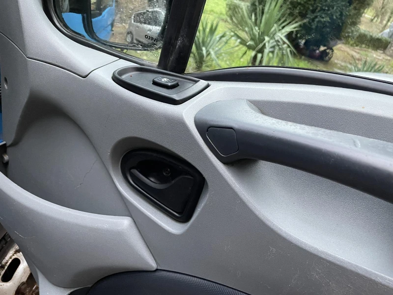 Iveco 35c18 Daily, снимка 5 - Бусове и автобуси - 52664452