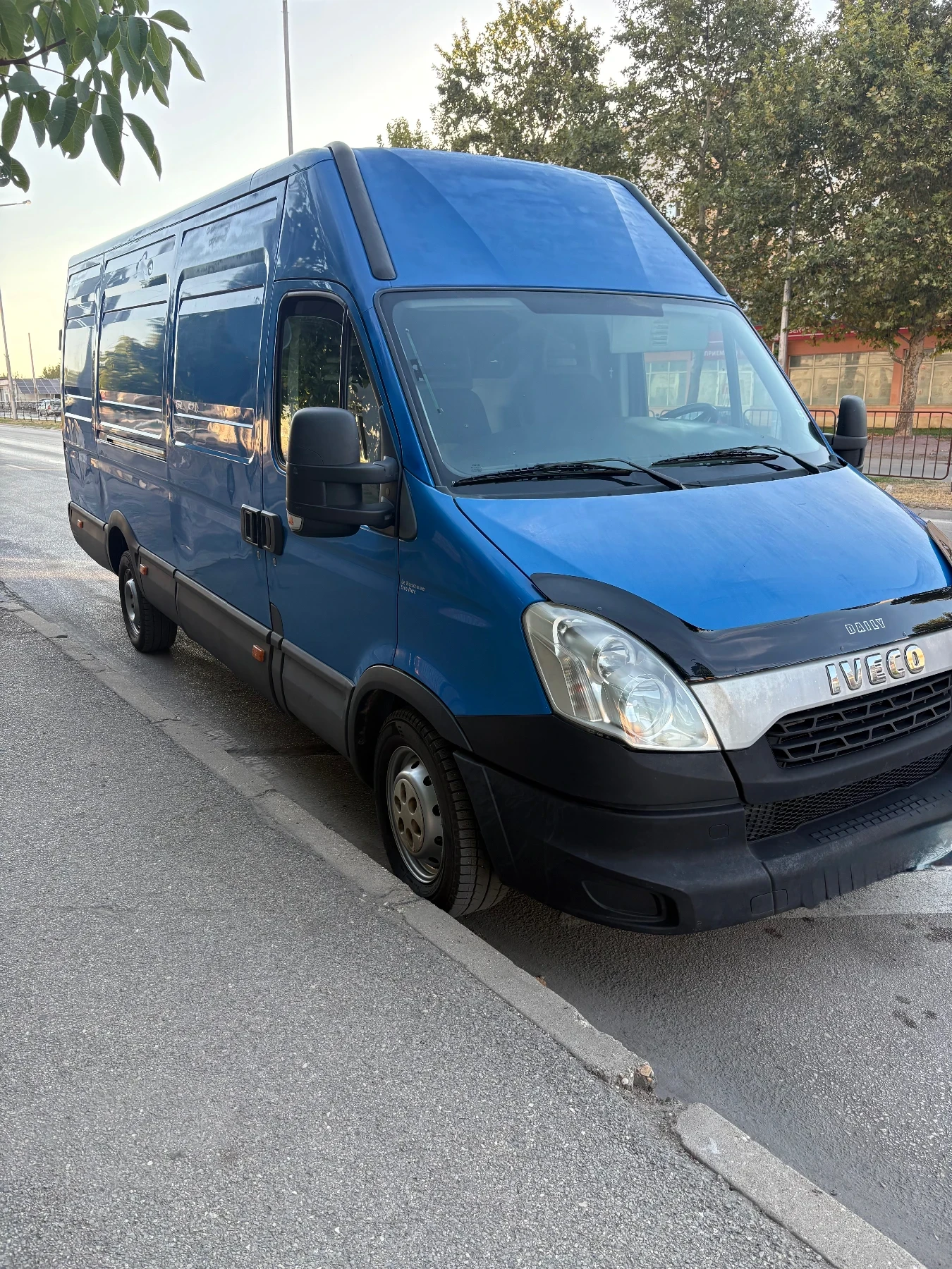 Iveco 35c17 Фургон  4, 4дължина 1, 86висок на 1, 80широк, снимка 2 - Бусове и автобуси - 55950081