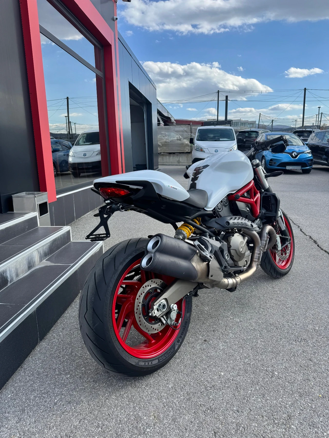 Ducati Monster 821-26000км, снимка 3 - Мотоциклети и мототехника - 54127236