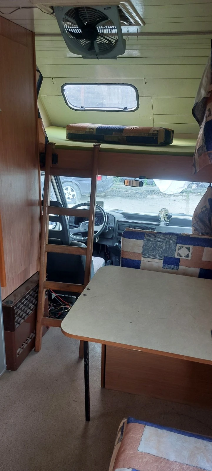 Кемпер Ford Transit, снимка 7 - Каравани и кемпери - 54729204