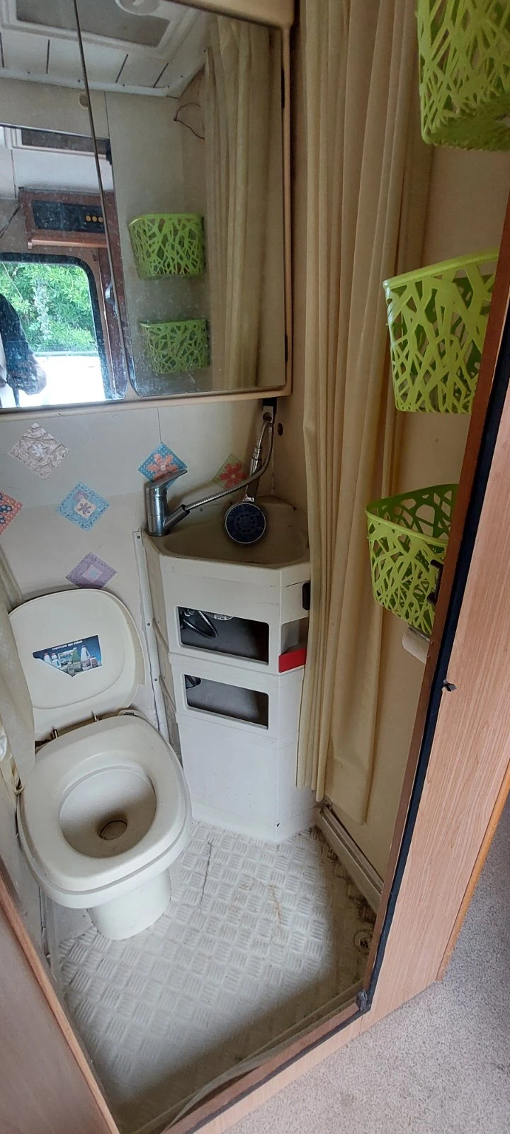 Кемпер Ford Transit, снимка 14 - Каравани и кемпери - 54729204