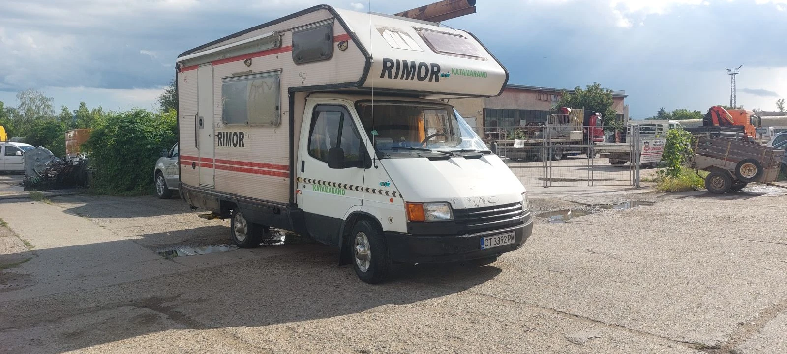 Кемпер Ford Transit, снимка 4 - Каравани и кемпери - 54729204