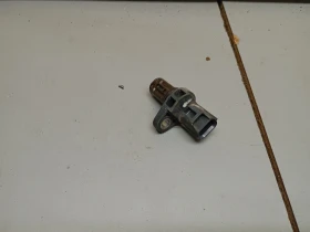 датчик разпределителен вал Мицубиши Спейс Стар 1.2 бензин