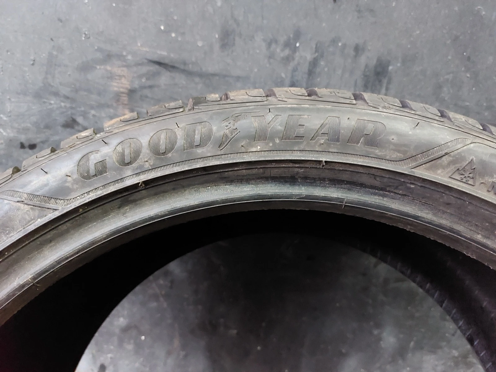 ���� 295/35R21 | Mobile.bg � ����������� 4