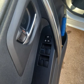 Toyota Auris, снимка 13