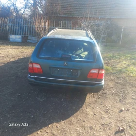 Mercedes-Benz E 230, снимка 3