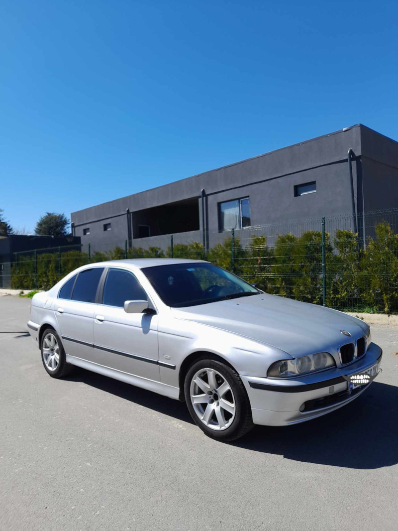 BMW 520, снимка 1 - Автомобили и джипове - 45812372