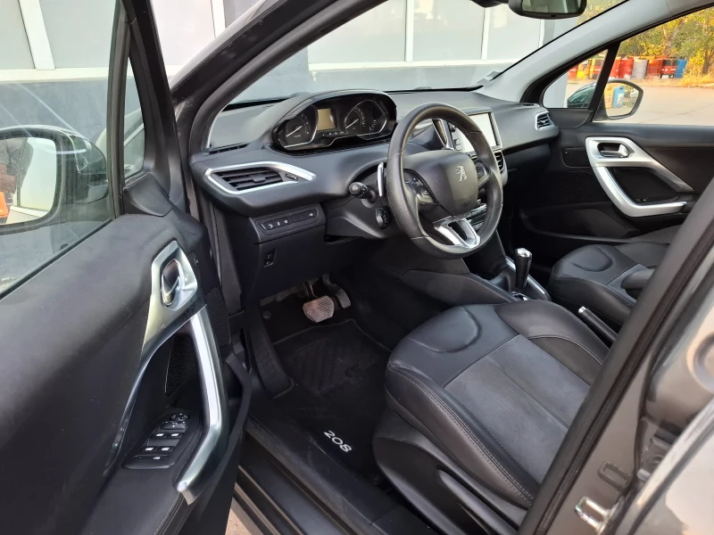 Peugeot 208 Navi AVTOMAT, снимка 8 - Автомобили и джипове - 46702482