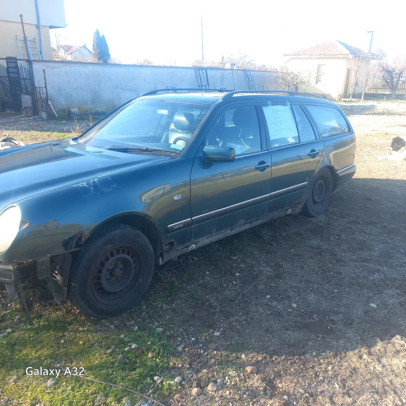 Mercedes-Benz E 230, снимка 1 - Автомобили и джипове - 48850233