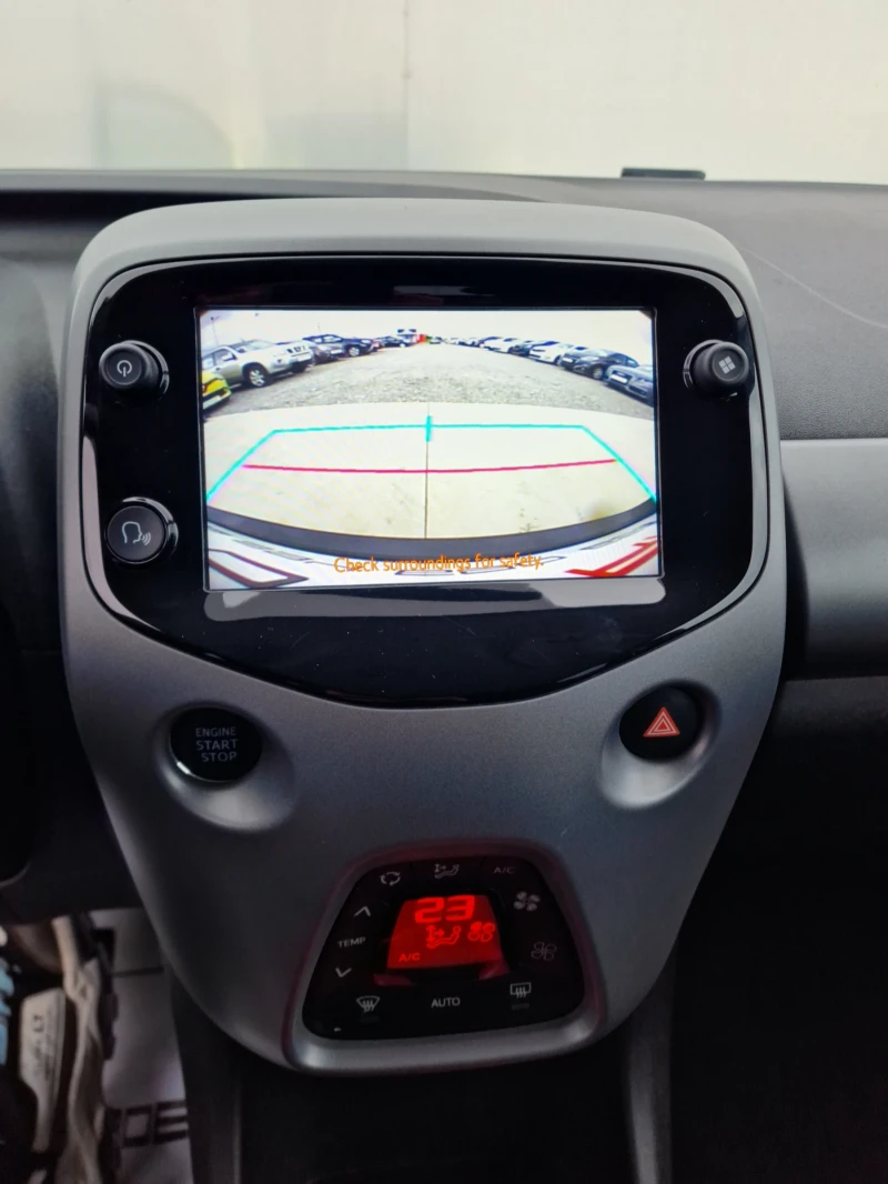 Toyota Aygo Automatic Navi Camera, снимка 12 - Автомобили и джипове - 49547475