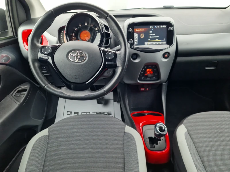 Toyota Aygo Automatic Navi Camera, снимка 9 - Автомобили и джипове - 49547475