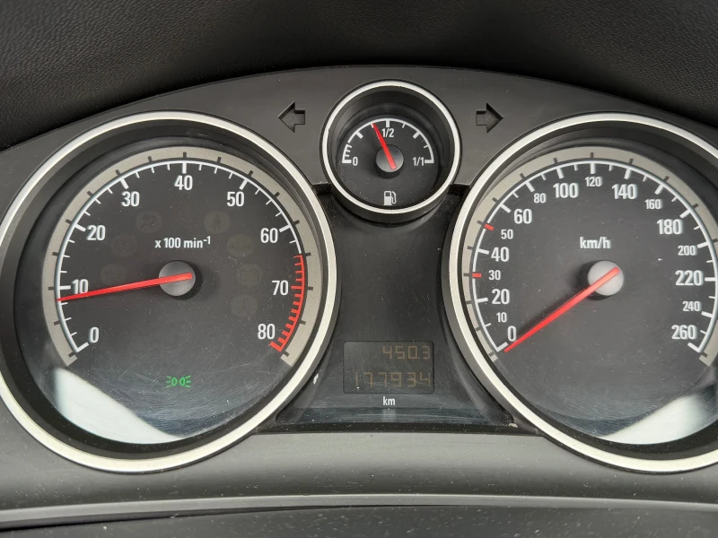 Opel Astra 1.6i-105PS, снимка 13 - Автомобили и джипове - 52436177