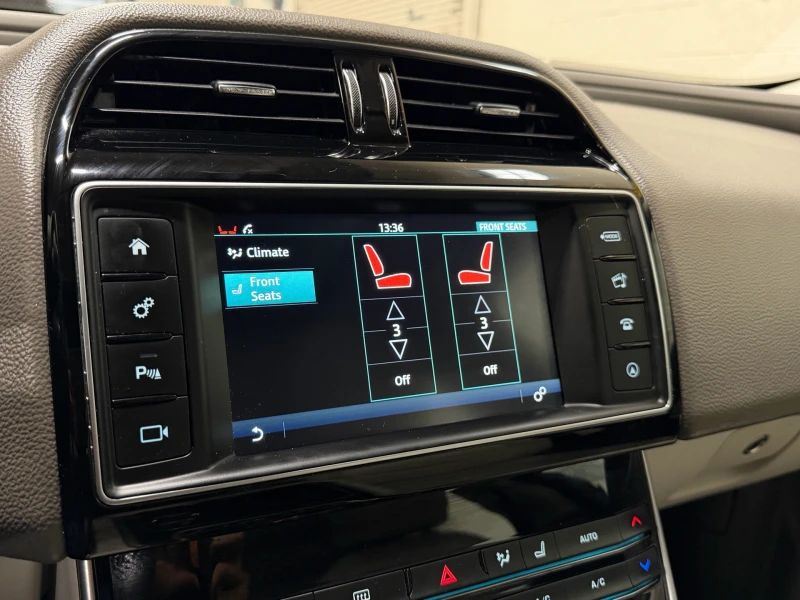 Jaguar XE 25T AWD / PRESTIGE / ПОДГРЕВИ / MERIDIAN, снимка 11 - Автомобили и джипове - 52749493