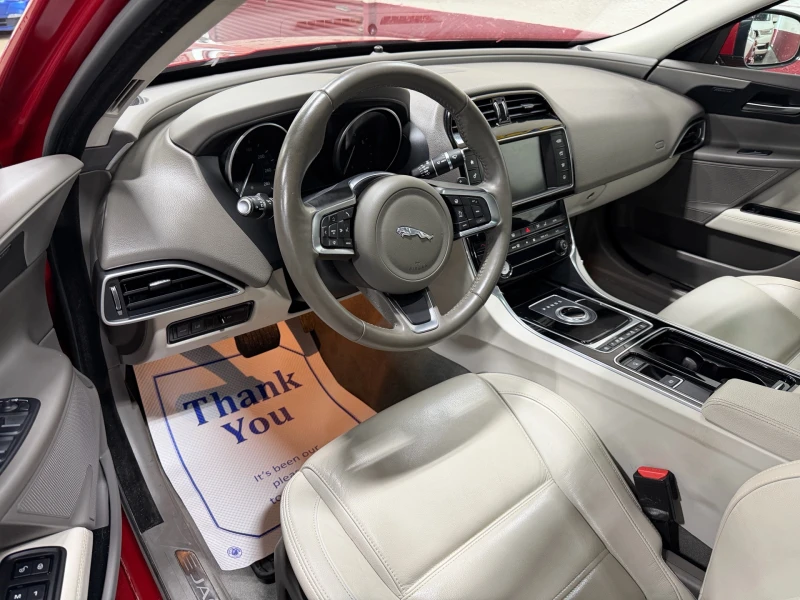 Jaguar XE 25T AWD / PRESTIGE / ПОДГРЕВИ / MERIDIAN, снимка 7 - Автомобили и джипове - 52749493