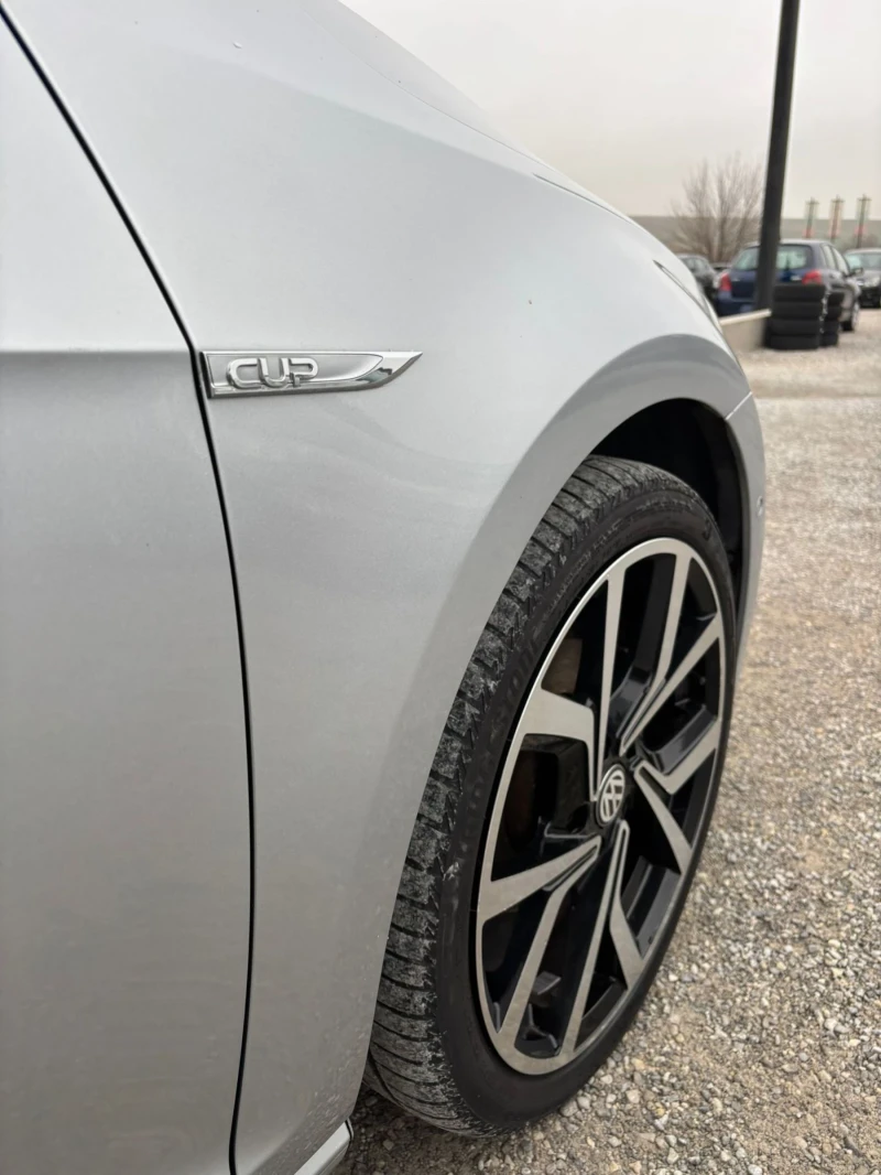 VW Golf 1.6tdi  CUP, снимка 16 - Автомобили и джипове - 52875492