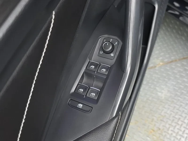 VW Jetta 1.5 Tsi Prestige, снимка 11 - Автомобили и джипове - 55610676