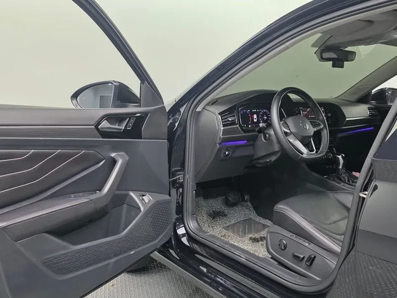 VW Jetta 1.5 Tsi Prestige, снимка 10 - Автомобили и джипове - 55610676