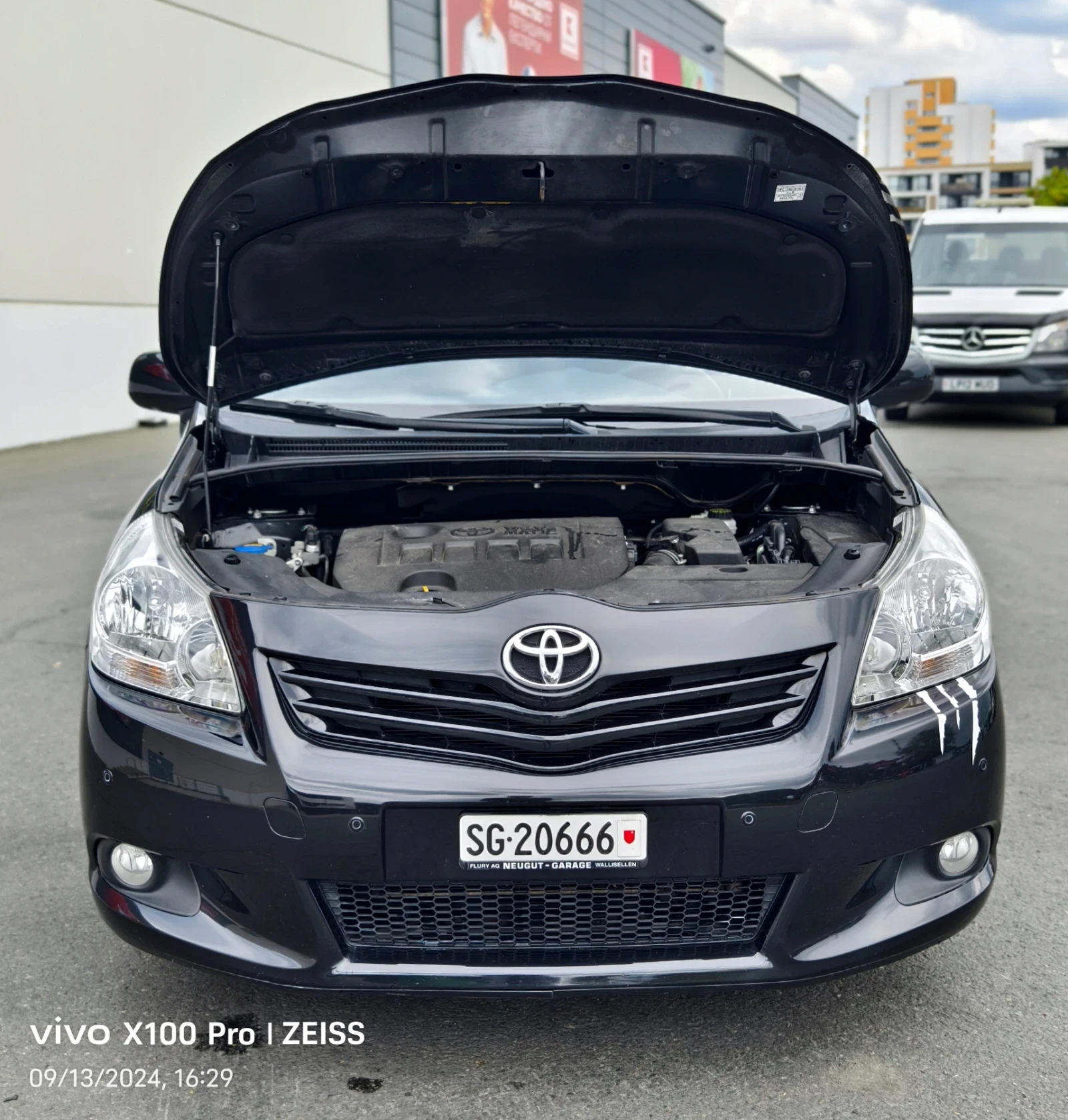 Toyota Verso 1.8i 16V Swiss Autom. - изображение 10