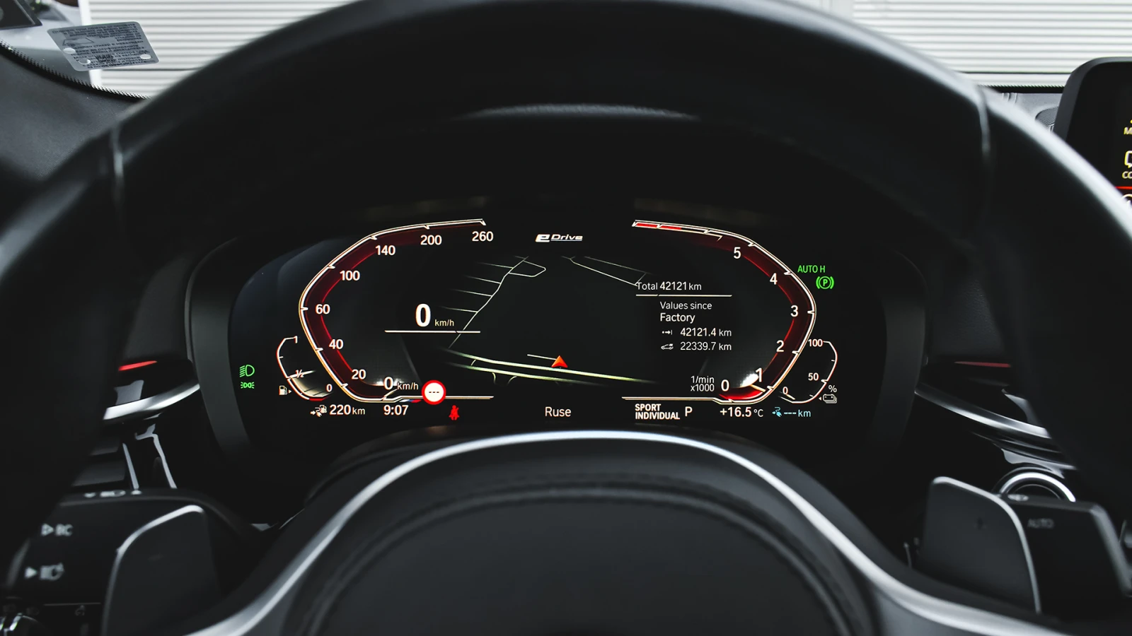 BMW 545 e xDrive M Sport PHEV Sportautomatic | Mobile.bg   12