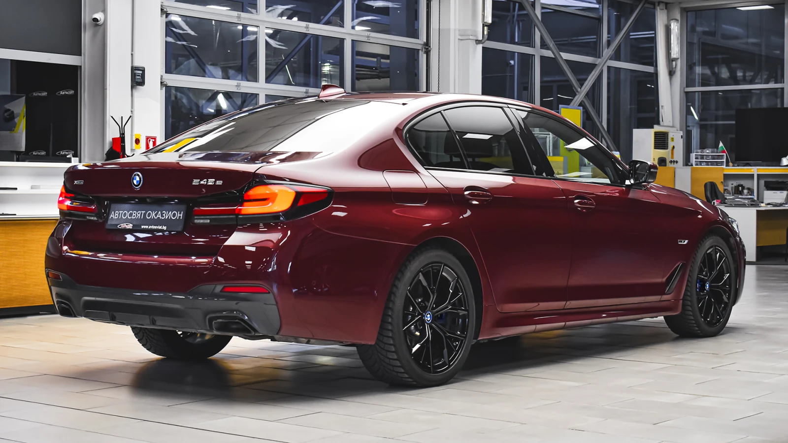 BMW 545 e xDrive M Sport PHEV Sportautomatic - изображение 6