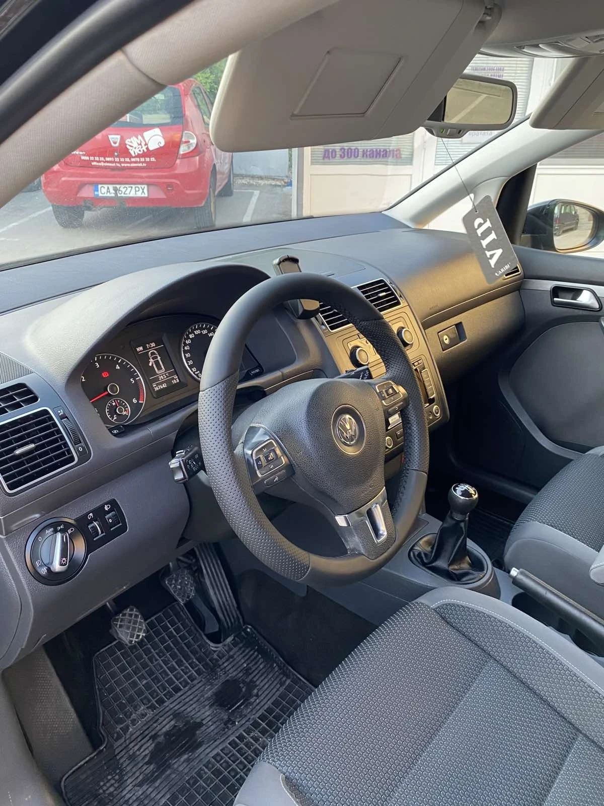 VW Touran 2.0 tdi 140 - изображение 6