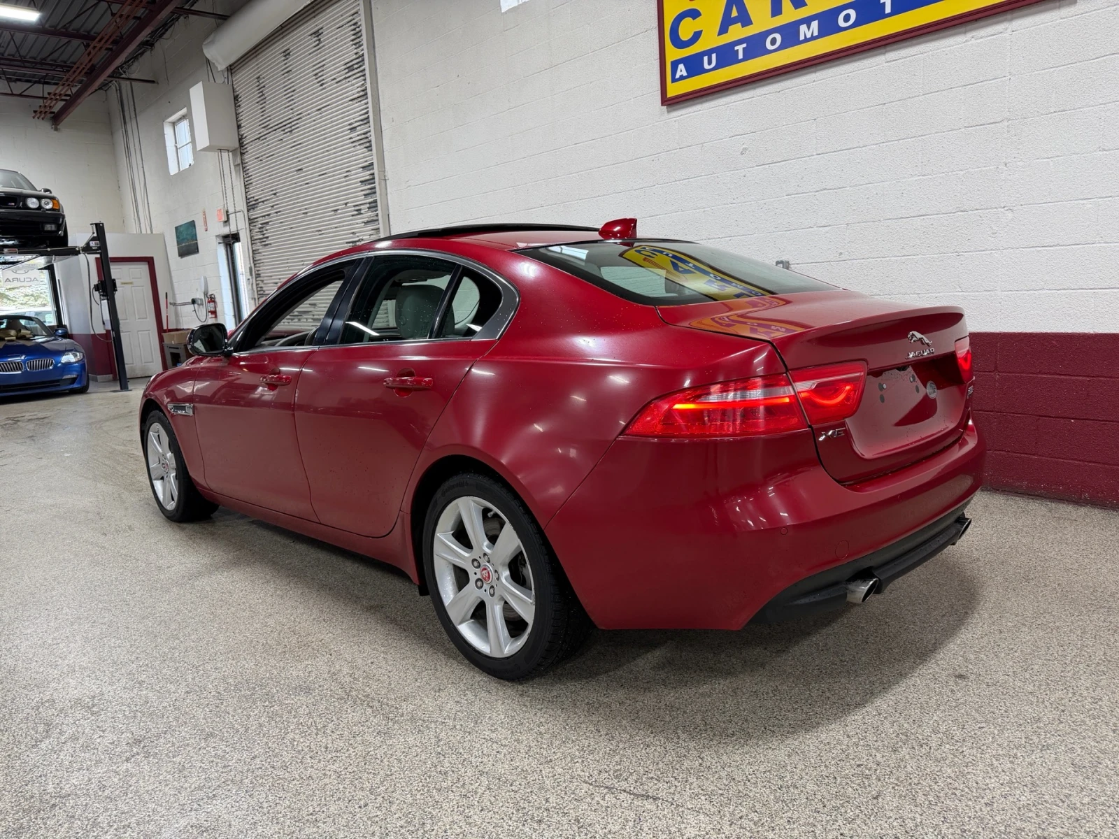 Jaguar XE 25T AWD / PRESTIGE / ПОДГРЕВИ / MERIDIAN - изображение 3