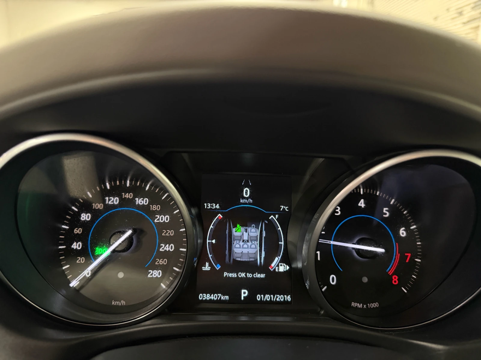 Jaguar XE 25T AWD / PRESTIGE / ПОДГРЕВИ / MERIDIAN - изображение 9