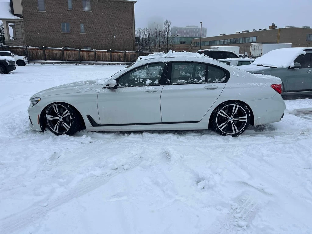 BMW 750 * 750i xDrive * CARFAX * БЕЗ ПЪРВОНАЧАЛНА ВНОСКА - изображение 2