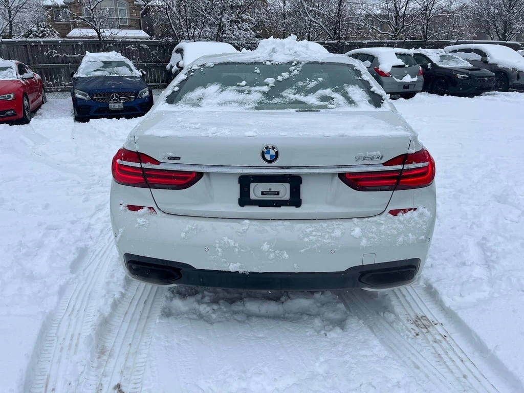 BMW 750 * 750i xDrive * CARFAX * БЕЗ ПЪРВОНАЧАЛНА ВНОСКА - изображение 4