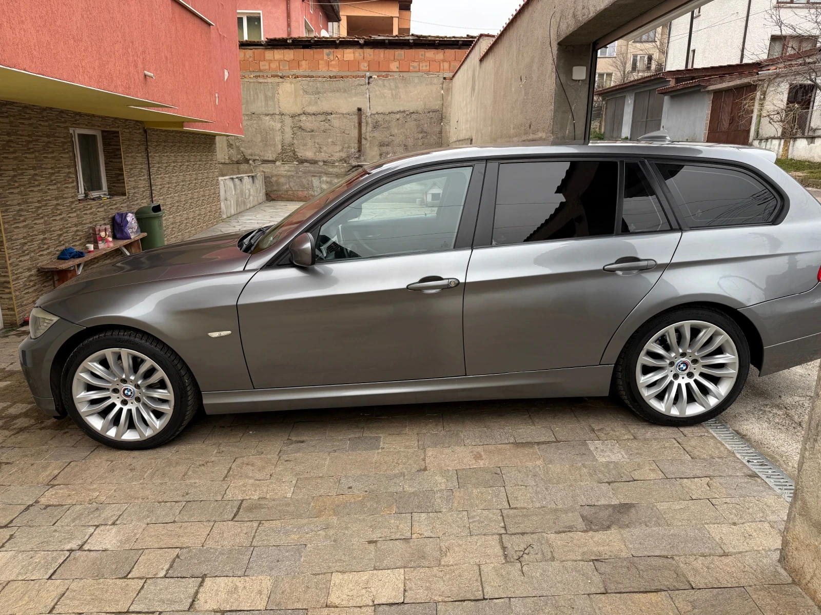 BMW 320 E91 - изображение 2