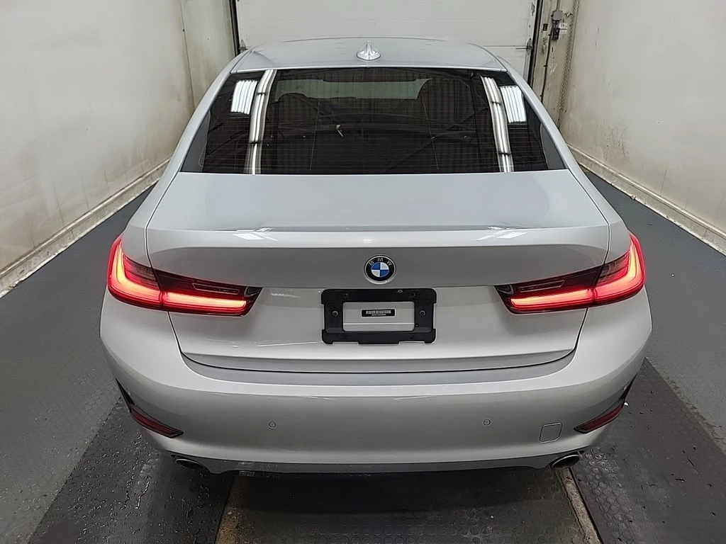 BMW 330 330i xDrive  CARFAX | Mobile.bg � ����������� 12