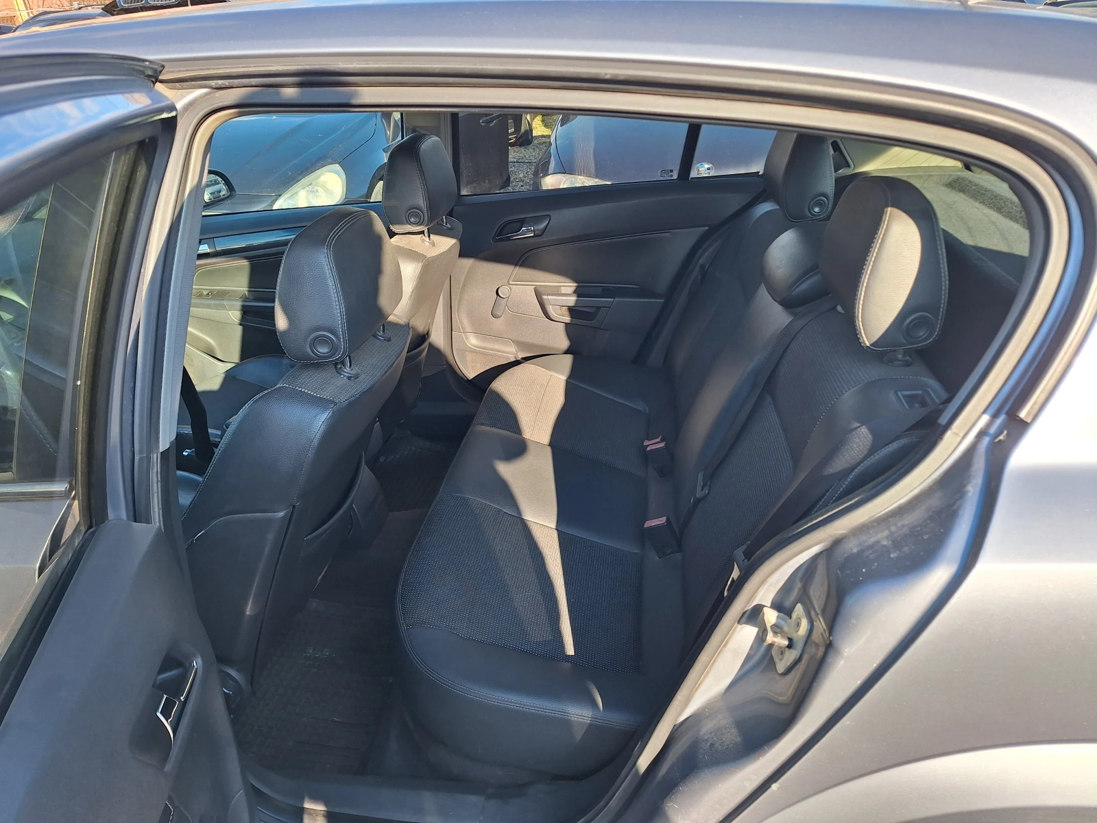 Opel Astra 1.7 CDTI COSMO  - изображение 10