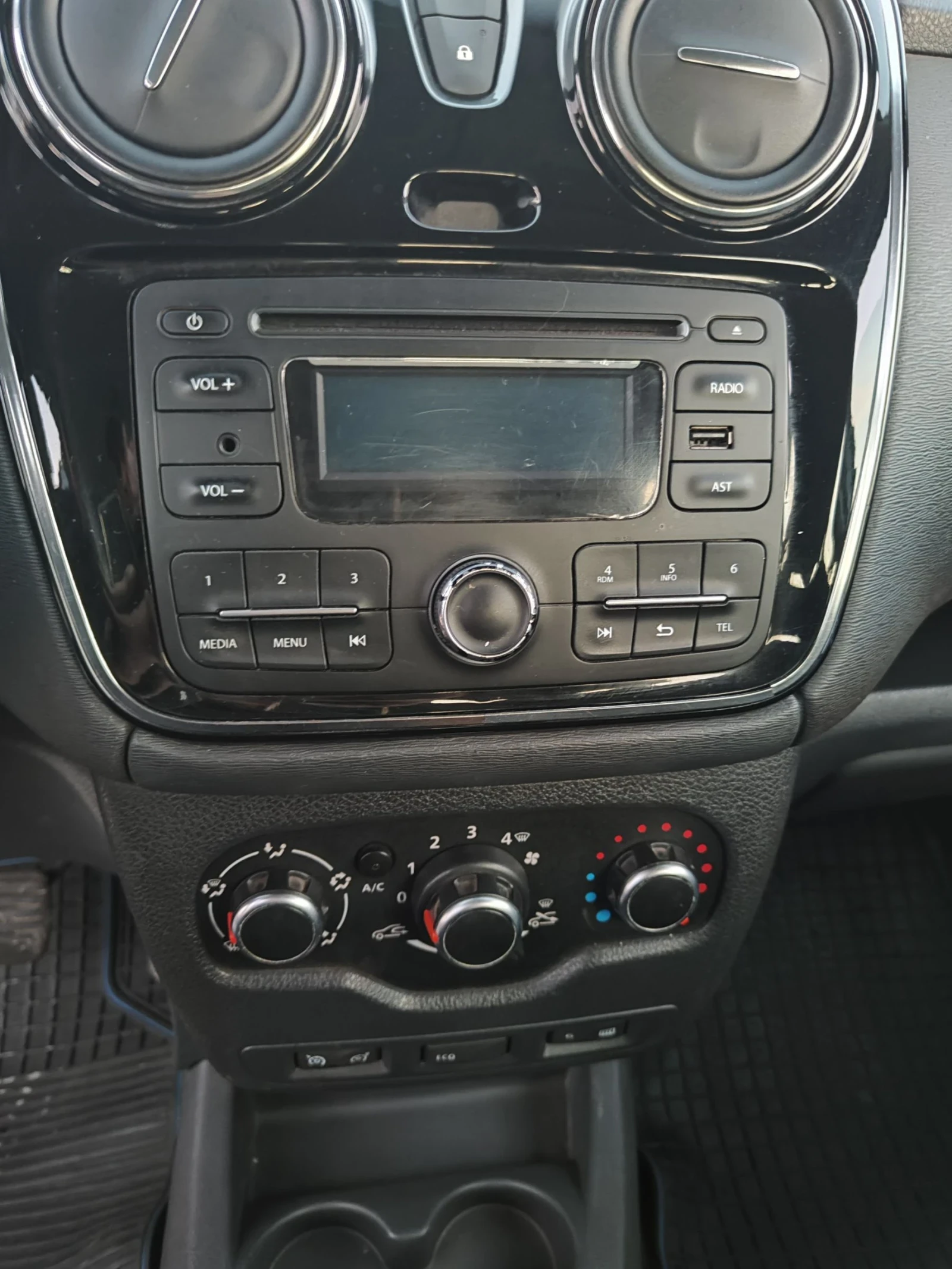 Dacia Dokker 1.6 I  102 к.с., снимка 12 - Автомобили и джипове - 53739516