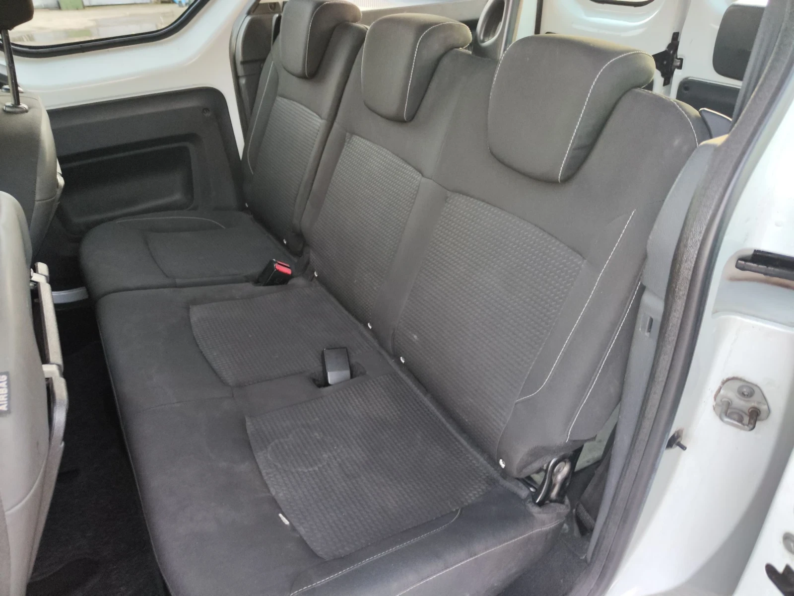 Dacia Dokker 1.6 I  102 к.с., снимка 8 - Автомобили и джипове - 53739516