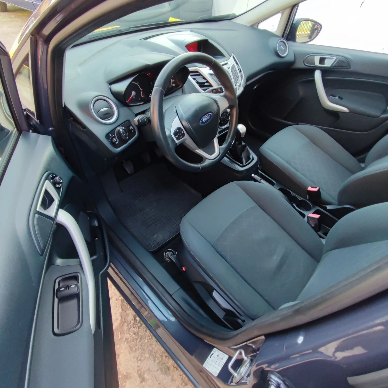 Ford Fiesta 1.25i* TITANIUM* 131�.��*  | Mobile.bg � ����������� 9