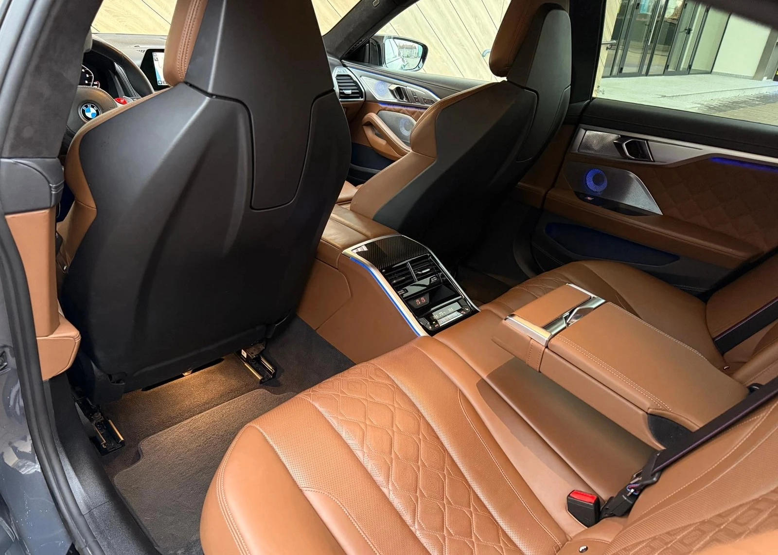 BMW M8 Competition xDrive, снимка 7 - Автомобили и джипове - 53932215