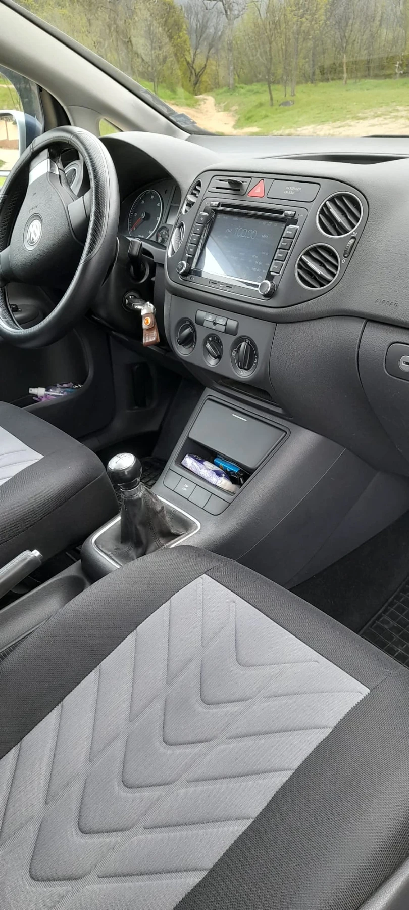 VW Golf Plus 1.9 TDI, снимка 12 - Автомобили и джипове - 54207543