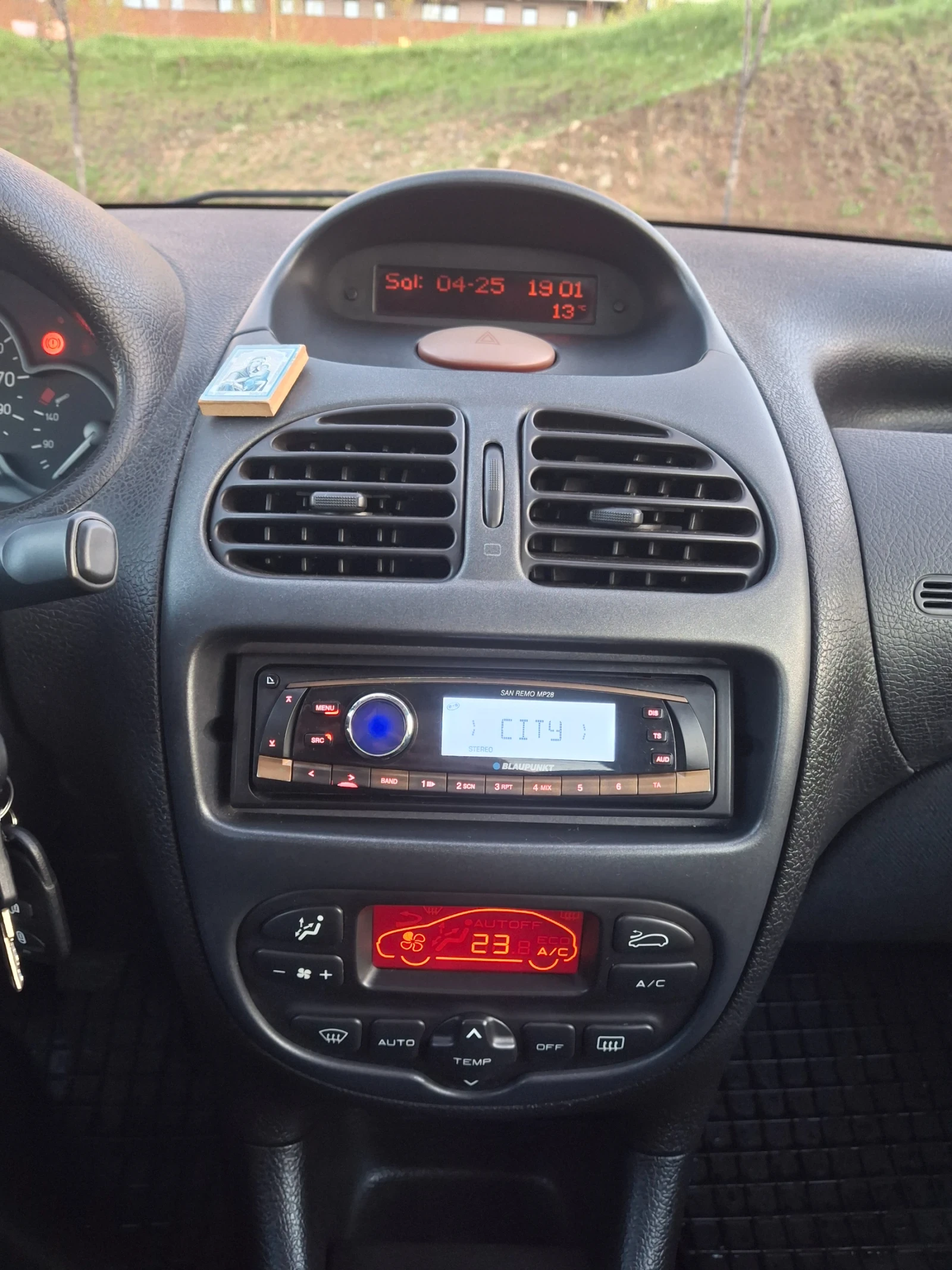 Peugeot 206, снимка 12 - Автомобили и джипове - 54334451