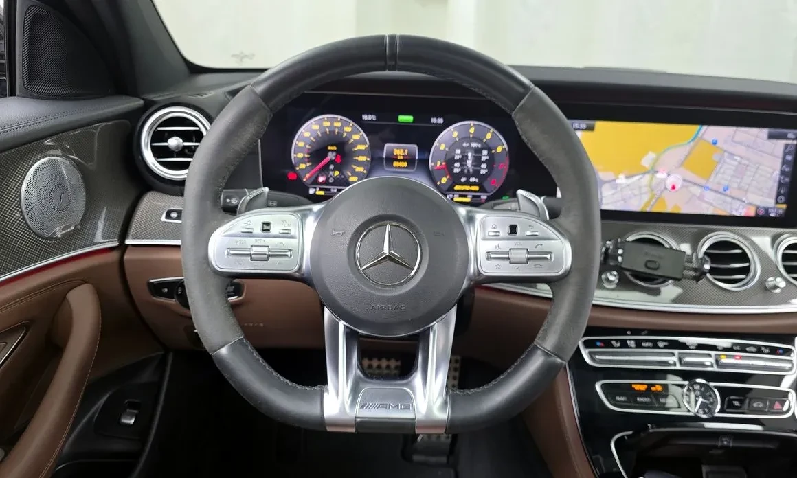 Mercedes-Benz E 53 AMG BURMESTER / ОБДУХ / AIRMATIC / 360 / PANO / FULL, снимка 9 - Автомобили и джипове - 54581012