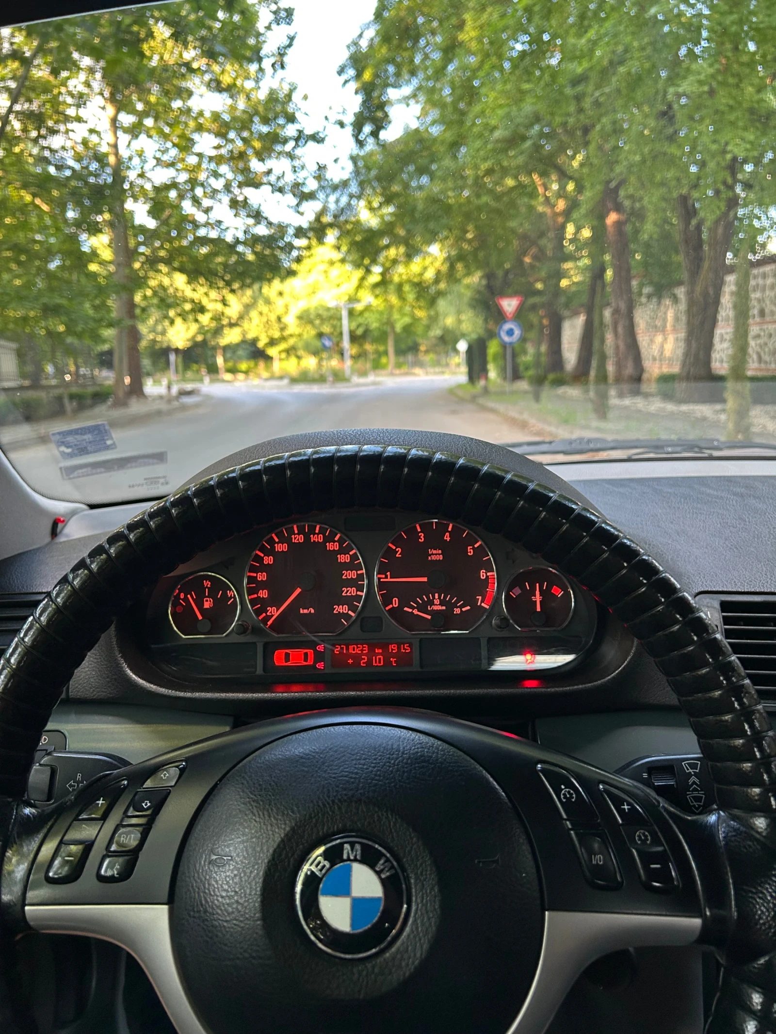 BMW 318 LPG, снимка 9 - Автомобили и джипове - 54962769