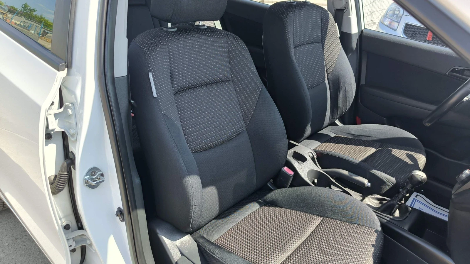 Hyundai I30 1.6i, снимка 8 - Автомобили и джипове - 55090175
