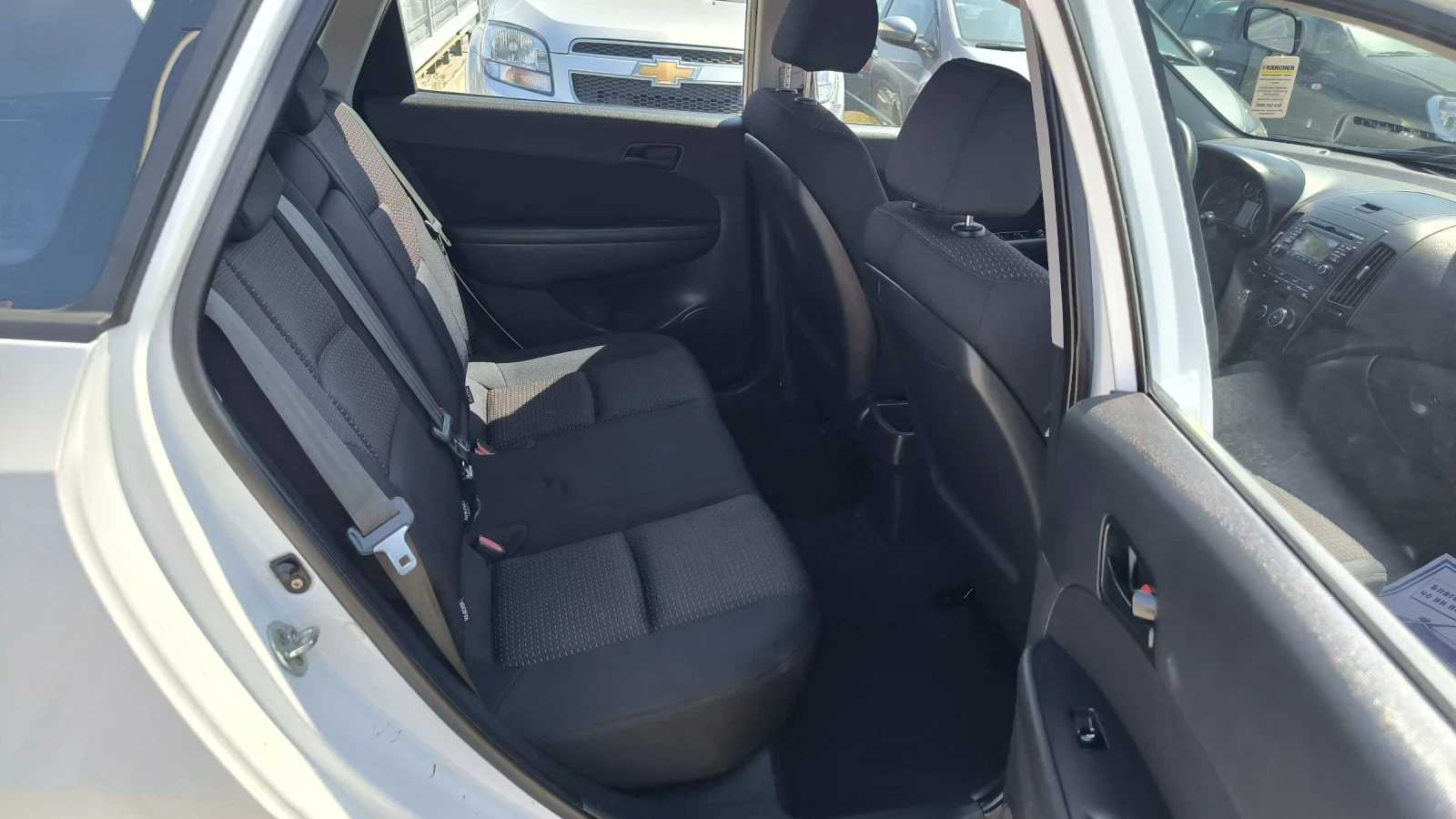 Hyundai I30 1.6i, снимка 10 - Автомобили и джипове - 55090175