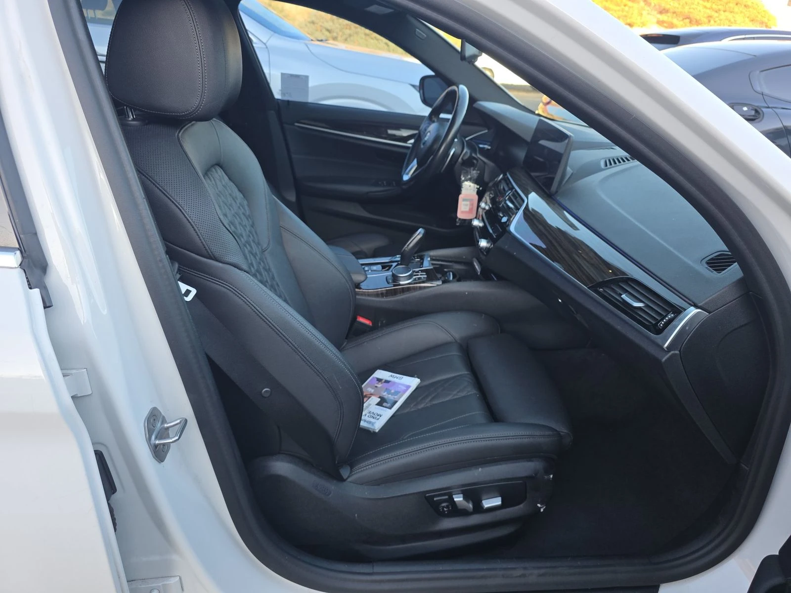 BMW 530 * CARFAX* ОПЦИЯ ЗА ФИНАНСИРАНЕ* , снимка 7 - Автомобили и джипове - 55530612