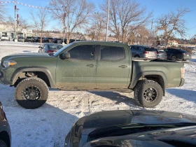 Toyota Tacoma * 4x4 Double Cab SB * CARFAX * БЕЗ ПЪРВОНАЧАЛНА ВН, снимка 2