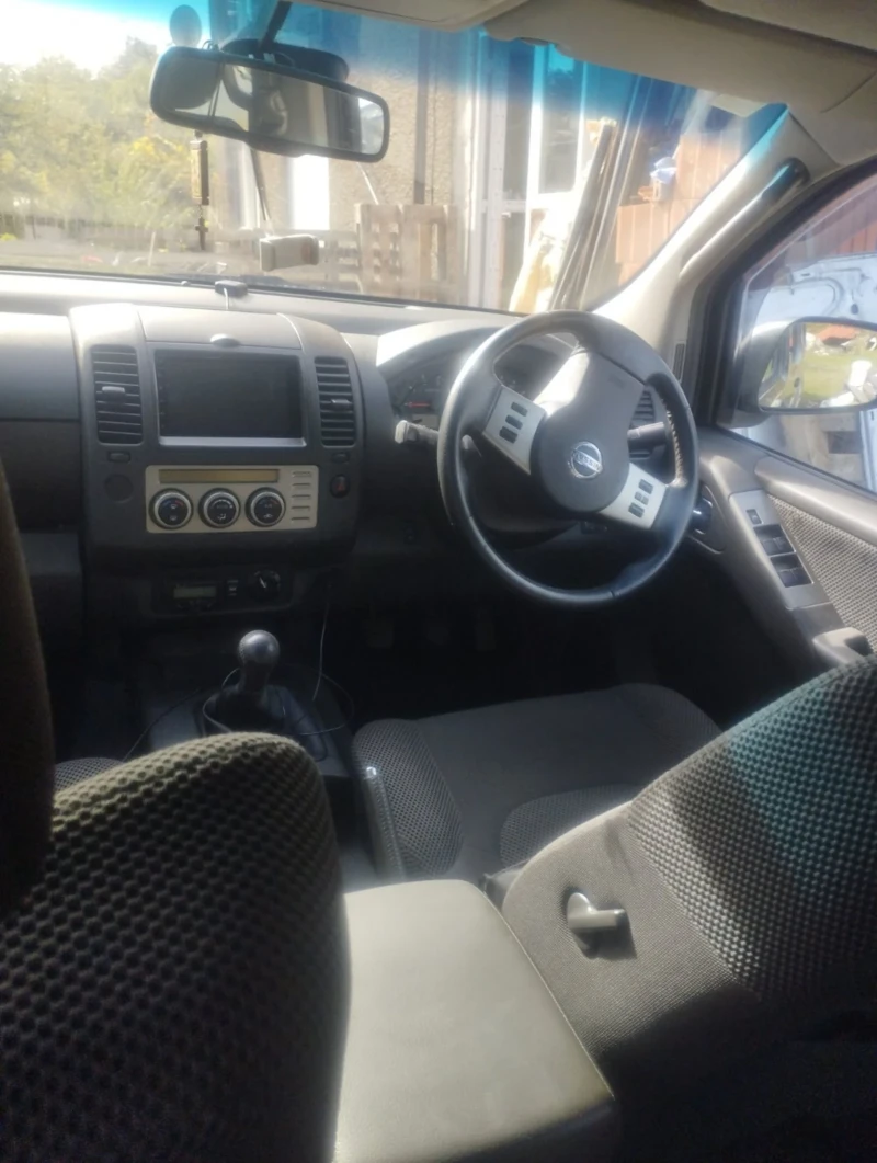 Nissan Navara NAVARA 2.5, снимка 12 - Автомобили и джипове - 47685894