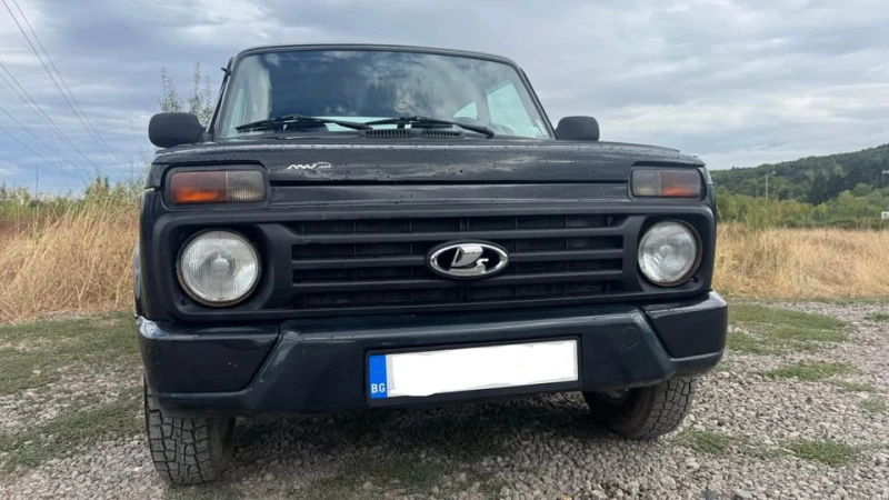Lada Niva 1.7i, снимка 2 - Автомобили и джипове - 52381384