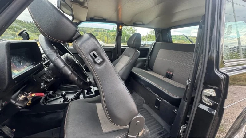 Lada Niva 1.7i, снимка 8 - Автомобили и джипове - 52381384