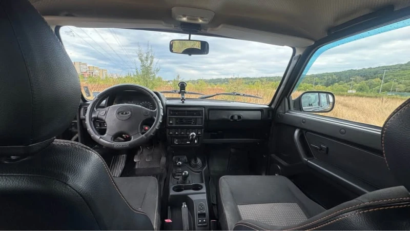 Lada Niva 1.7i, снимка 7 - Автомобили и джипове - 52381384