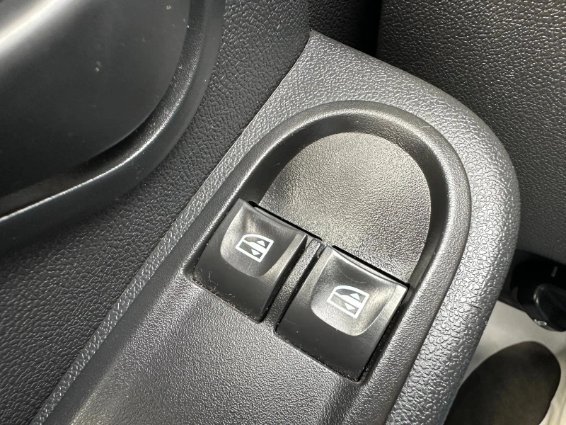 Dacia Duster 1.2i 125 к.с. Газ/бензин, снимка 15 - Автомобили и джипове - 52723504